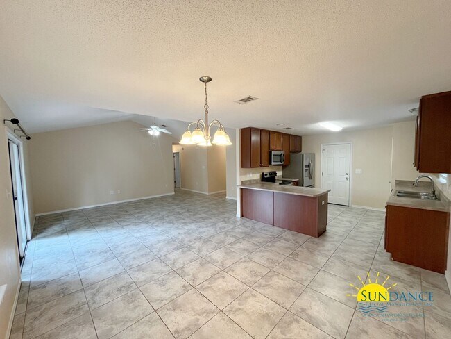 Building Photo - Charming 3-Bedroom Home in the Heart of Ni...