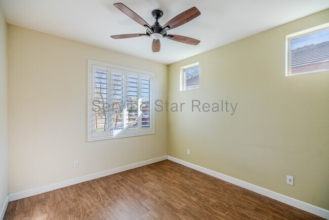 Building Photo - 28844 N 40th Pl
