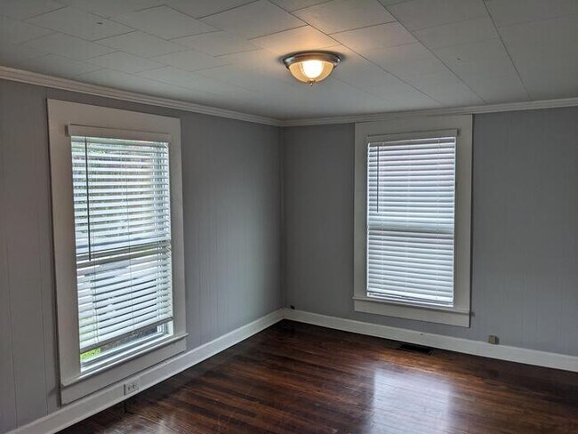 Foto del edificio - 438 Allison St NW