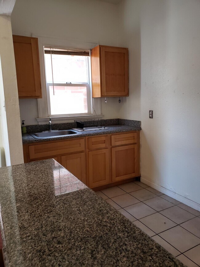 Apt 3 Kitchen - 420 26th St