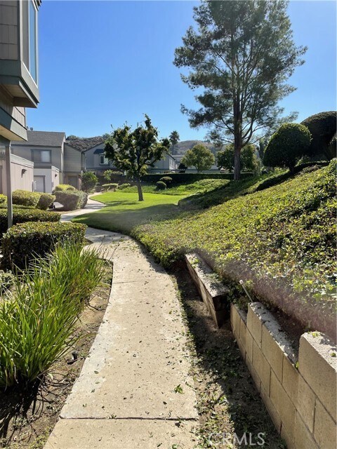 Building Photo - 1122 Cleghorn Dr