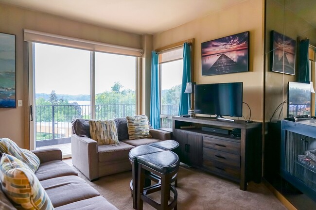 Foto del edificio - Furnished condo with a view of the lake an...