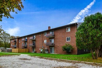 Building Photo - 99-99 Cartier Rd