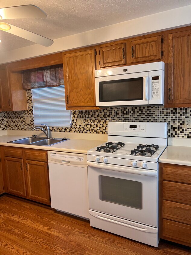 Kitchen - 118 W Olive St