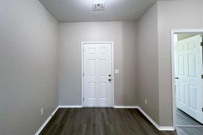 Foto del edificio - 2928 Cider Mill Ln