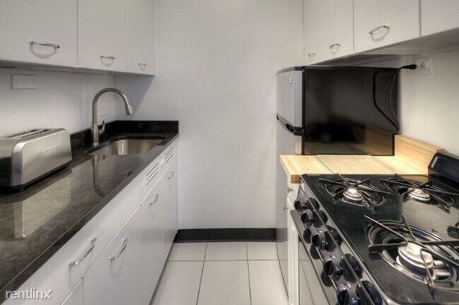 Foto del edificio - 2970 N Sheridan Rd