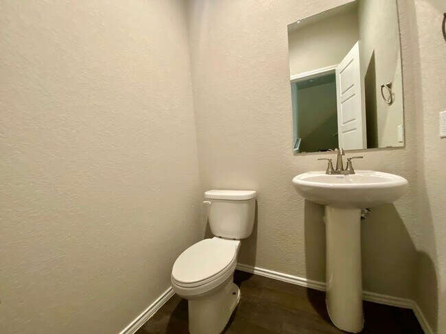 Foto del edificio - Luxury Townhome in New Braunfels