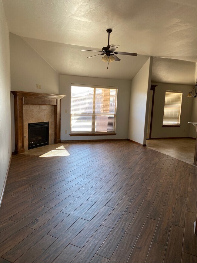 Building Photo - 10632 SW 34th Terrace