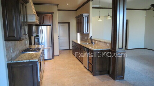 Building Photo - Beautiful Home in Rock Creek Community