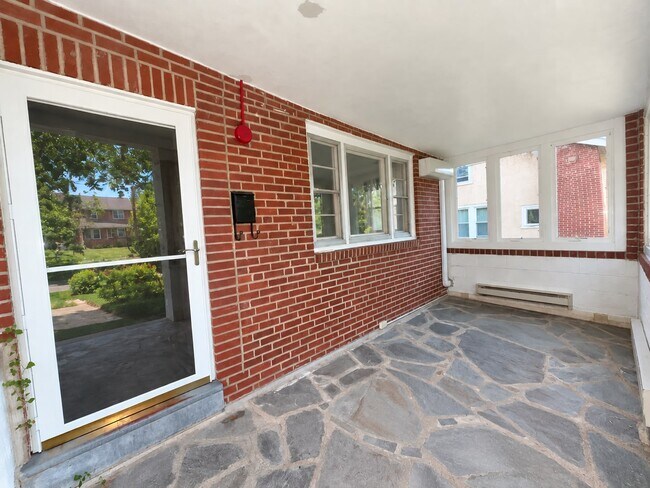 Foto del edificio - 6797 Lawnton St