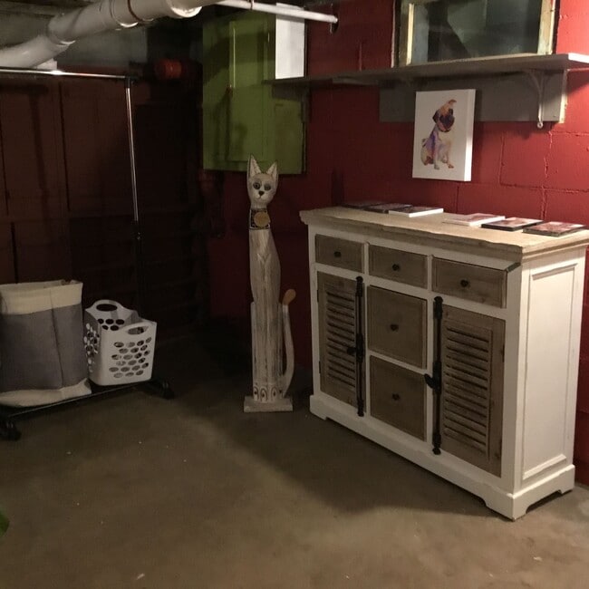 Building Photo - All utilities Included 1 bedroom, 1 bath t...