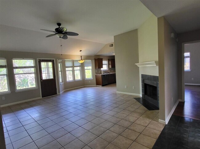 Foto del edificio - 512 Maplecreek Dr