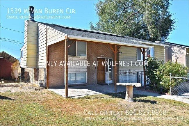 Building Photo - 1539 Van Buren Cir