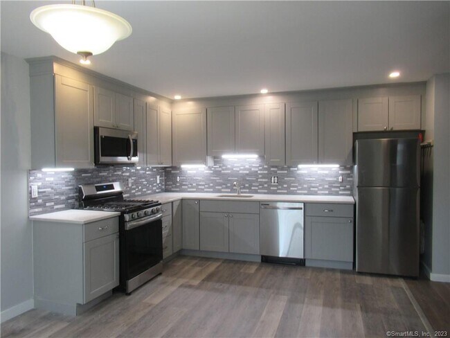 Foto del edificio - 7 Brown Ave