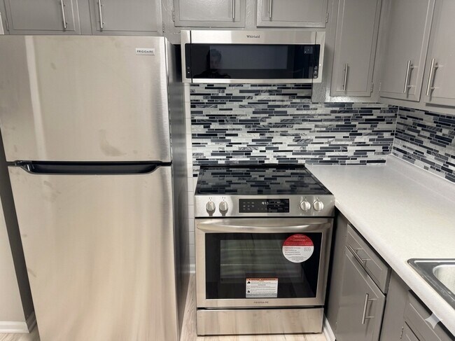 Foto del edificio - 1104 Mercury Dr