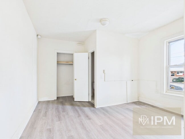 Building Photo - 1001 W Princess St