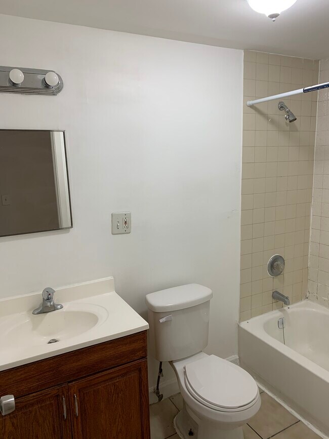 6832 W Wrightwood Ave Unit 1 Chicago IL 60707 Apartments In Chicago 6832-w-wrightwood-ave-unit-1-chicago-il-60707-apartments-in-chicago