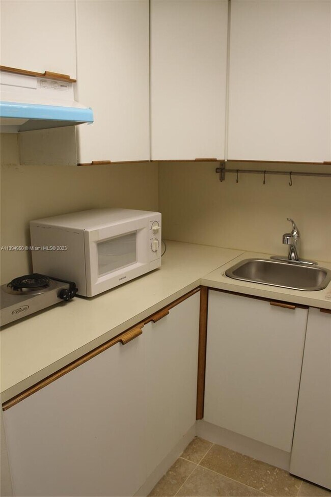 Foto del edificio - 700 Biltmore Way