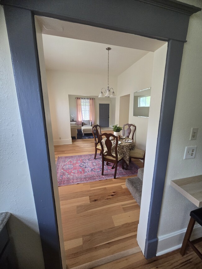 Foto del edificio - 1717 S Moffet Ave