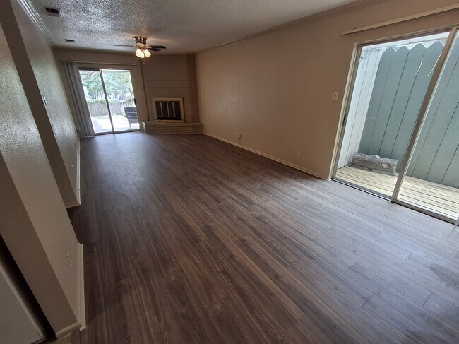 Building Photo - 8516 Norwich Dr