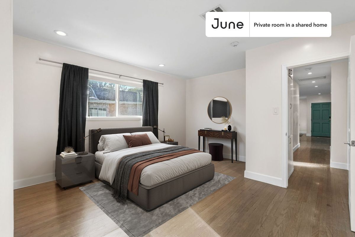 Foto principal - Room in Shared 4 bed/2 bath home