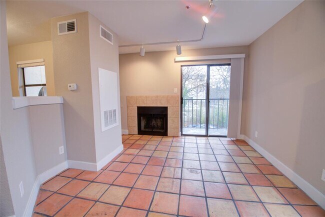 Foto del edificio - 1306 Norwalk Ln