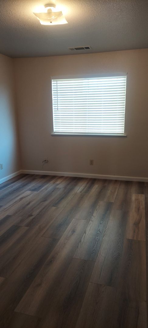 Foto del edificio - 3096 Beverly Ct