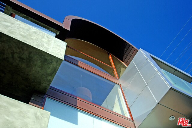 Foto del edificio - 1800 Thayer Ave