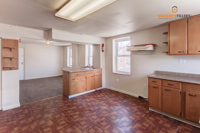 Building Photo - 868 W Lombard St