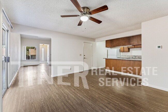 Foto del edificio - 5535 E Knoll Dr