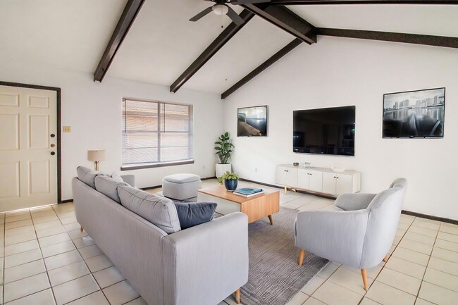 Foto del edificio - 1508 W Nolana Ave