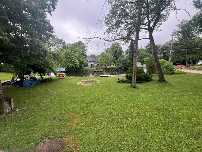 Foto del edificio - 3 bedrooms, 3 Full Bathrooms on the channe...