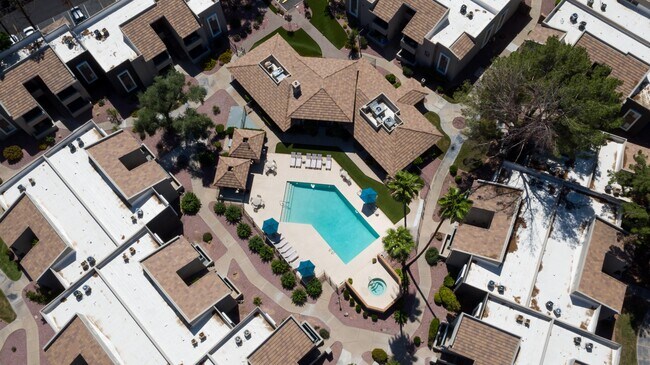 The Bella Apartments Phoenix Az Apartments Com