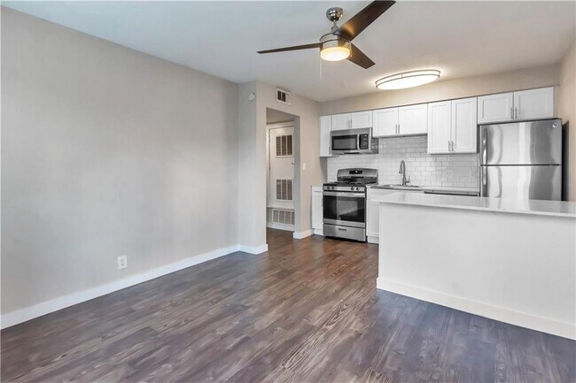 Foto del edificio - 3503 Harmon Ave