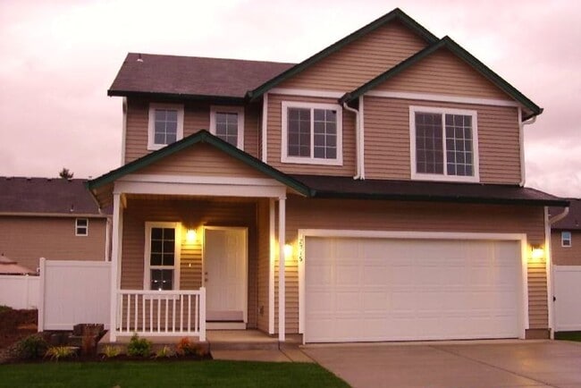 Photo - Spacious Landover Commons Home w/ Large Yard for Lease - 2715 NE 125th Ct