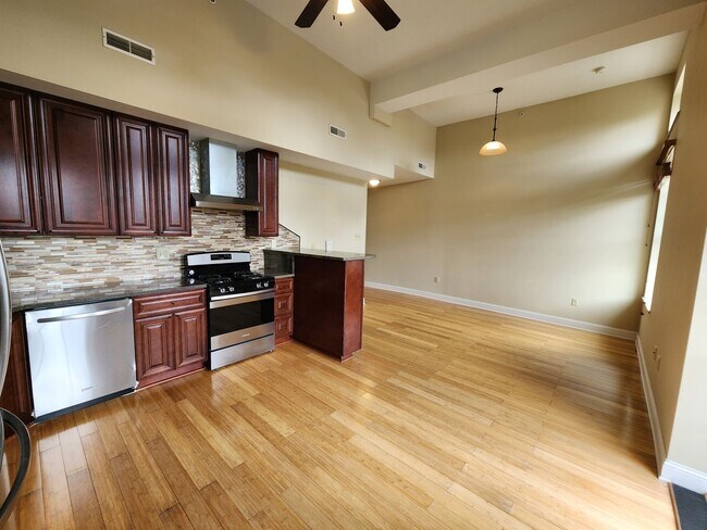Building Photo - 1268 S 26th Street