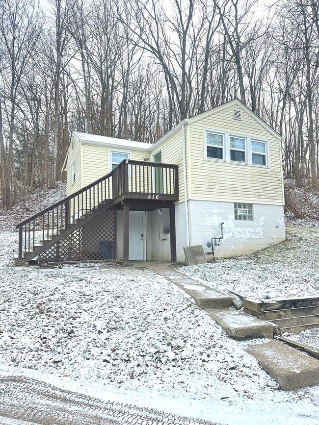 Cozy 2 Bed, 1 Bath Home in Jefferson Hills - Available Immediately! - Cozy 2 Bed, 1 Bath Home in Jefferson Hills - Available Immediately!