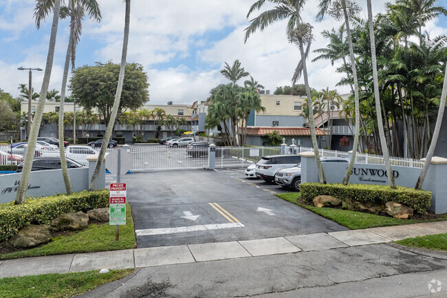 Entrance - Sunwood Condominium