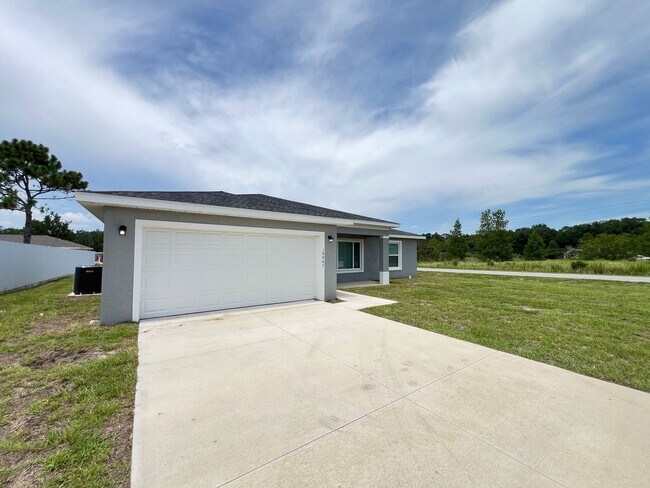 Foto del edificio - Available now! Beautiful 3 BD/2BA Home in ...