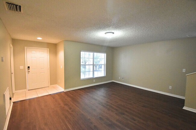 Building Photo - 727 Cape Cod Cir