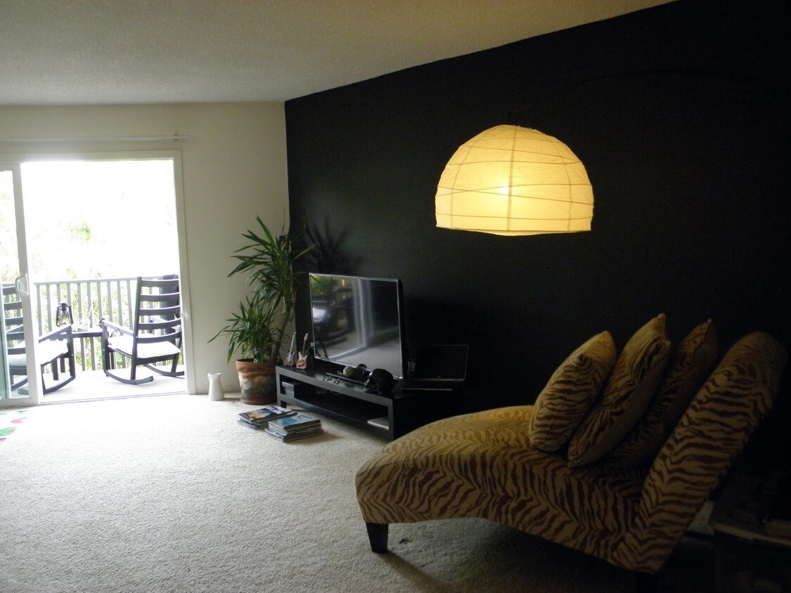 Primary Photo - 5055 La Jolla Blvd