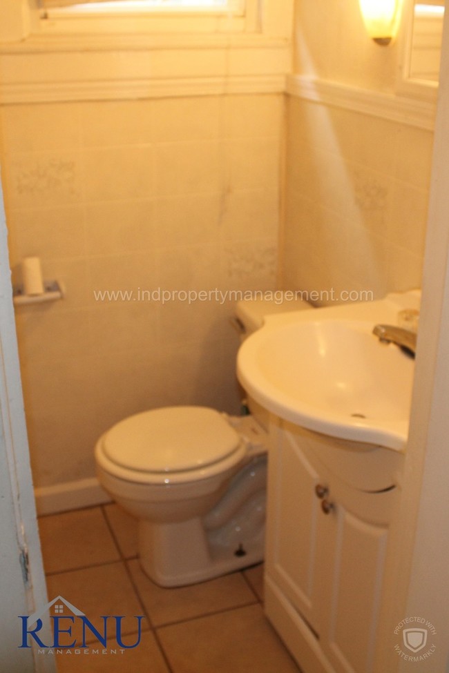 Building Photo - 3 Bedroom with Basement