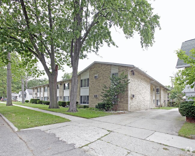 555 E Lewiston St Ferndale, MI 48220 Rentals Ferndale, MI