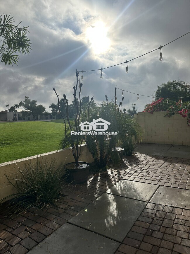 Foto del edificio - 8805 S 51st St