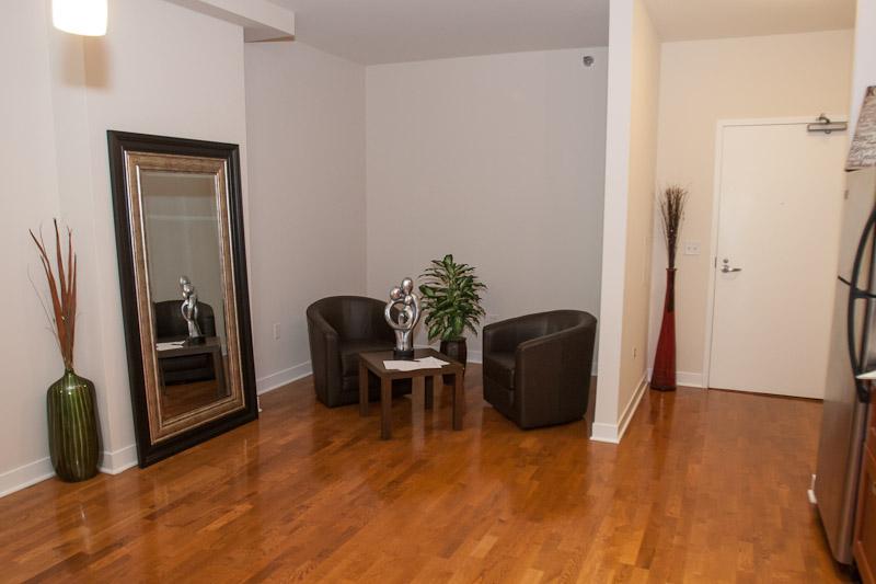 Primary Photo - 650 W Wayman St