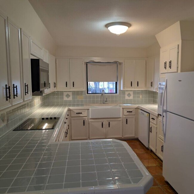 Building Photo - 1112 Upas Ave