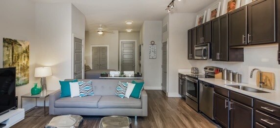 Foto principal - 3206 Long Blvd