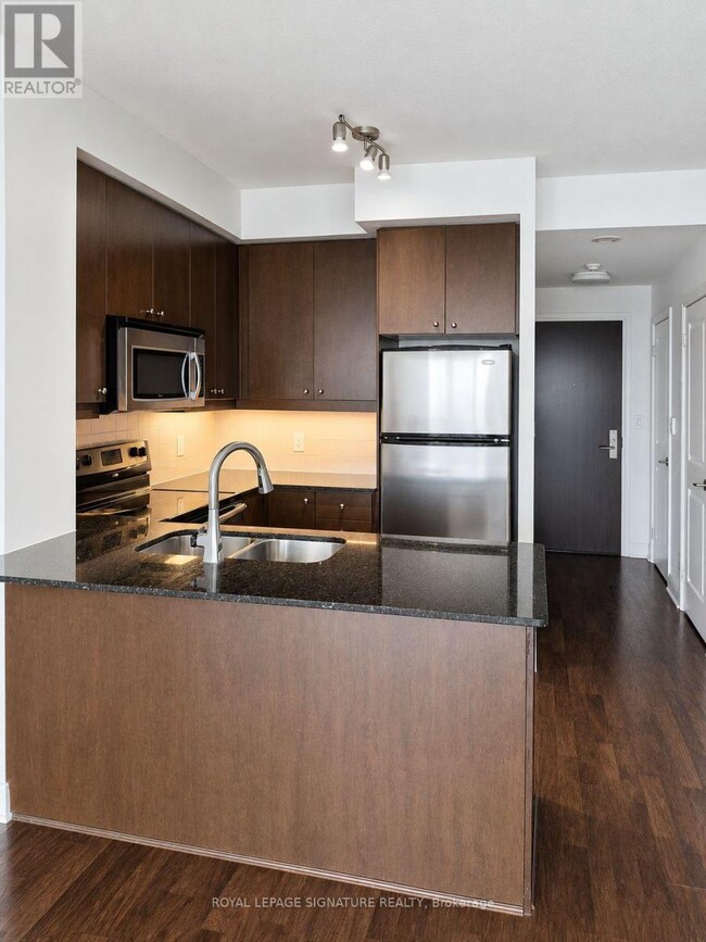 Building Photo - 50 Absolute Ave
