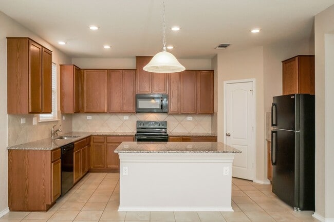 Building Photo - Gorgeous Home On Corner Lot