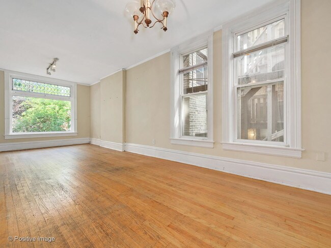 Building Photo - 3639 N Greenview Ave